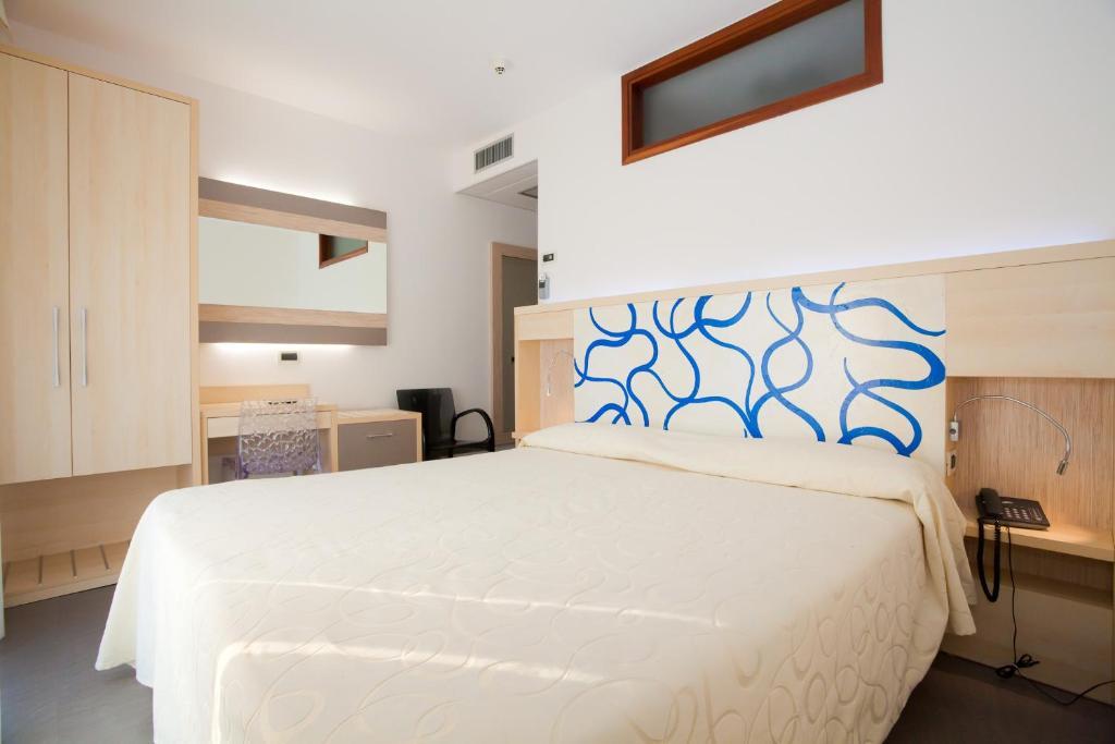 Savoy Hotel 4*