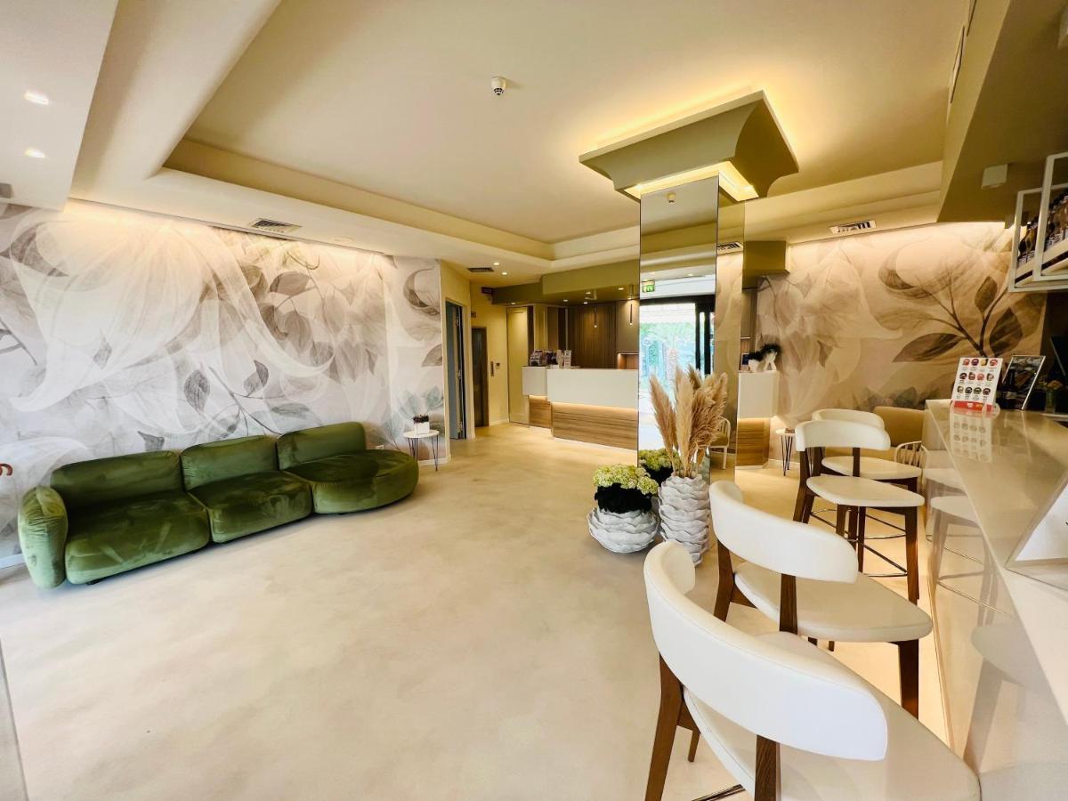 Savoy Hotel 4*
