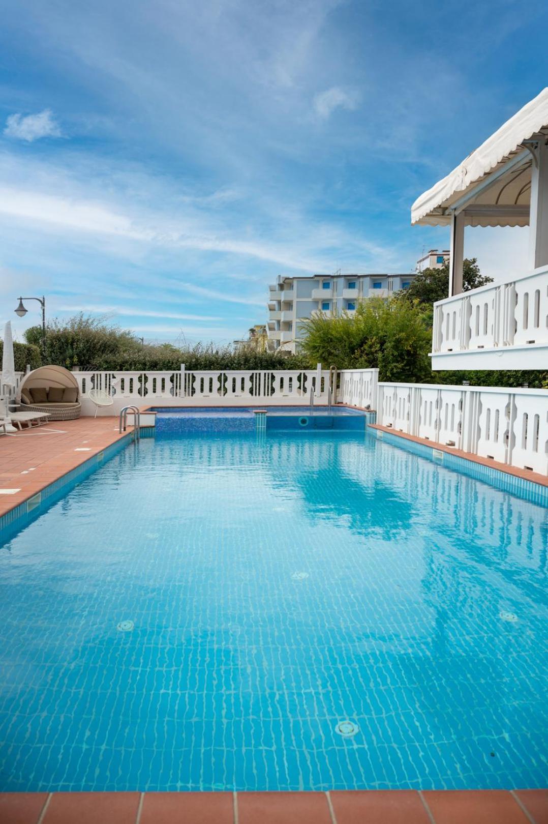Hotel Savoy 4*